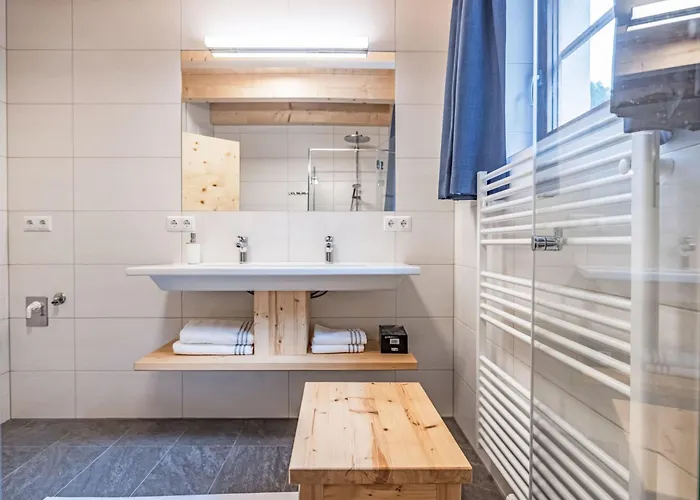 Glockner-2 By Interhome היליגנבלוט